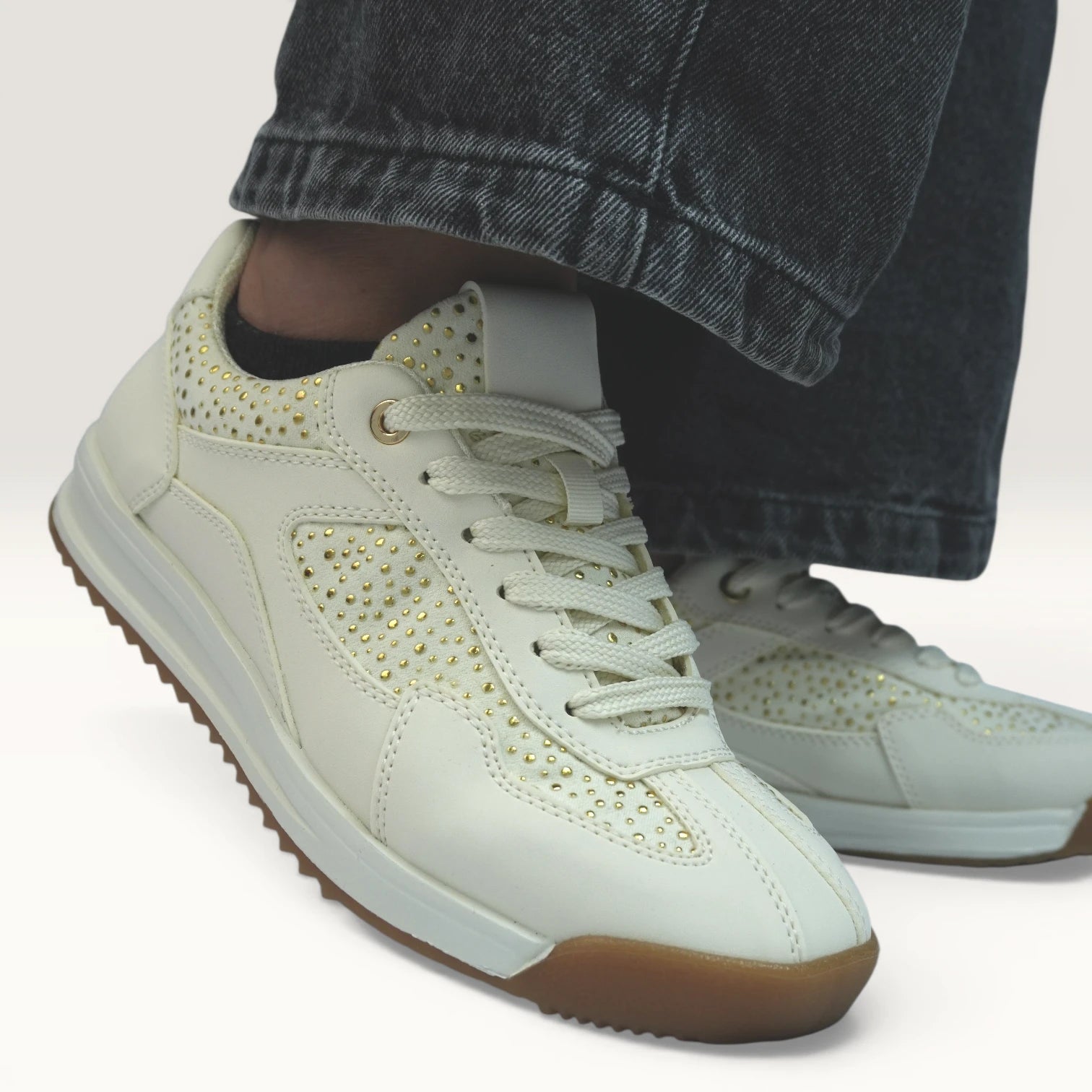 Tenis Crema Spimfer para Mujer con Brillos