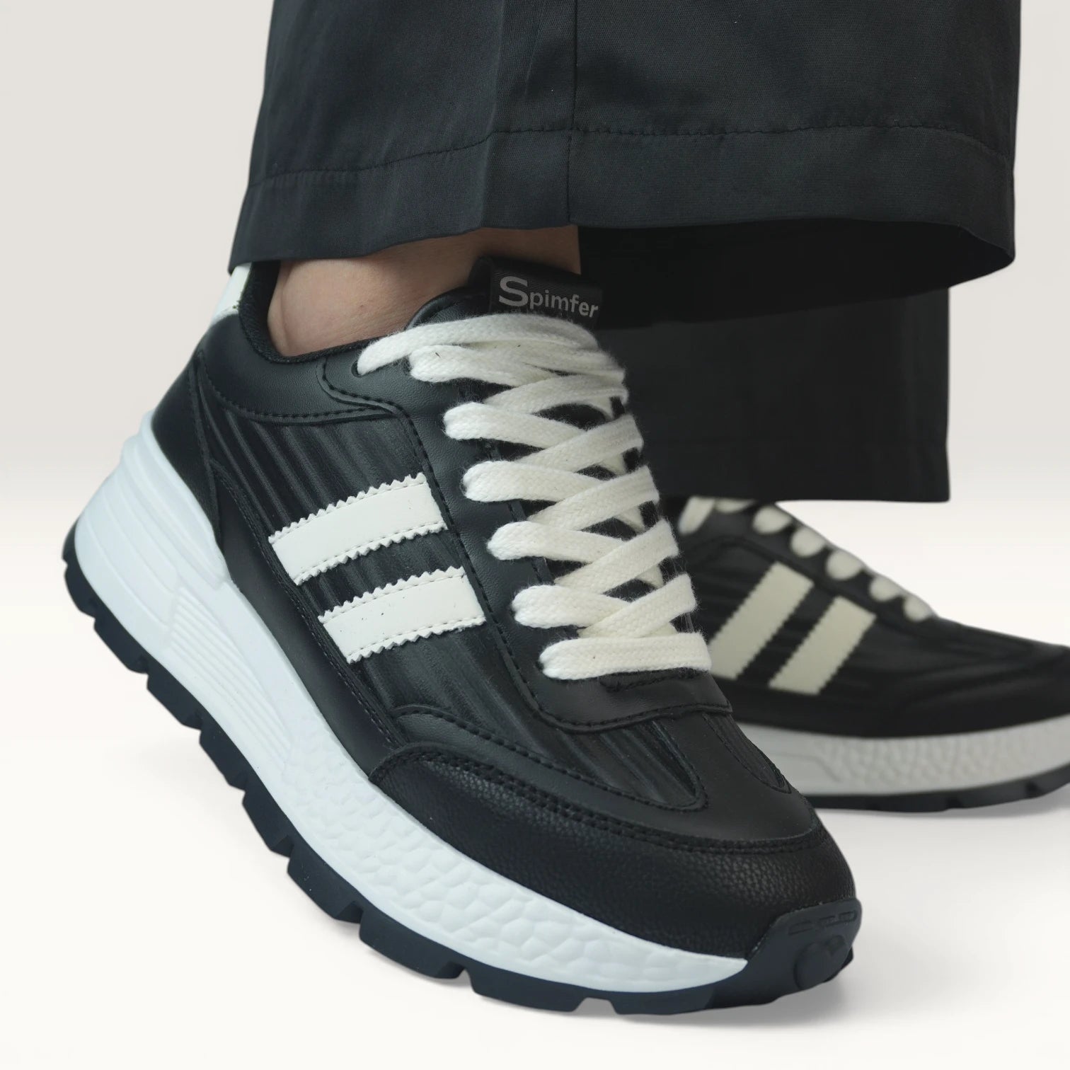 Tenis Deportivos Spimfer Negros y Blancos para Mujer