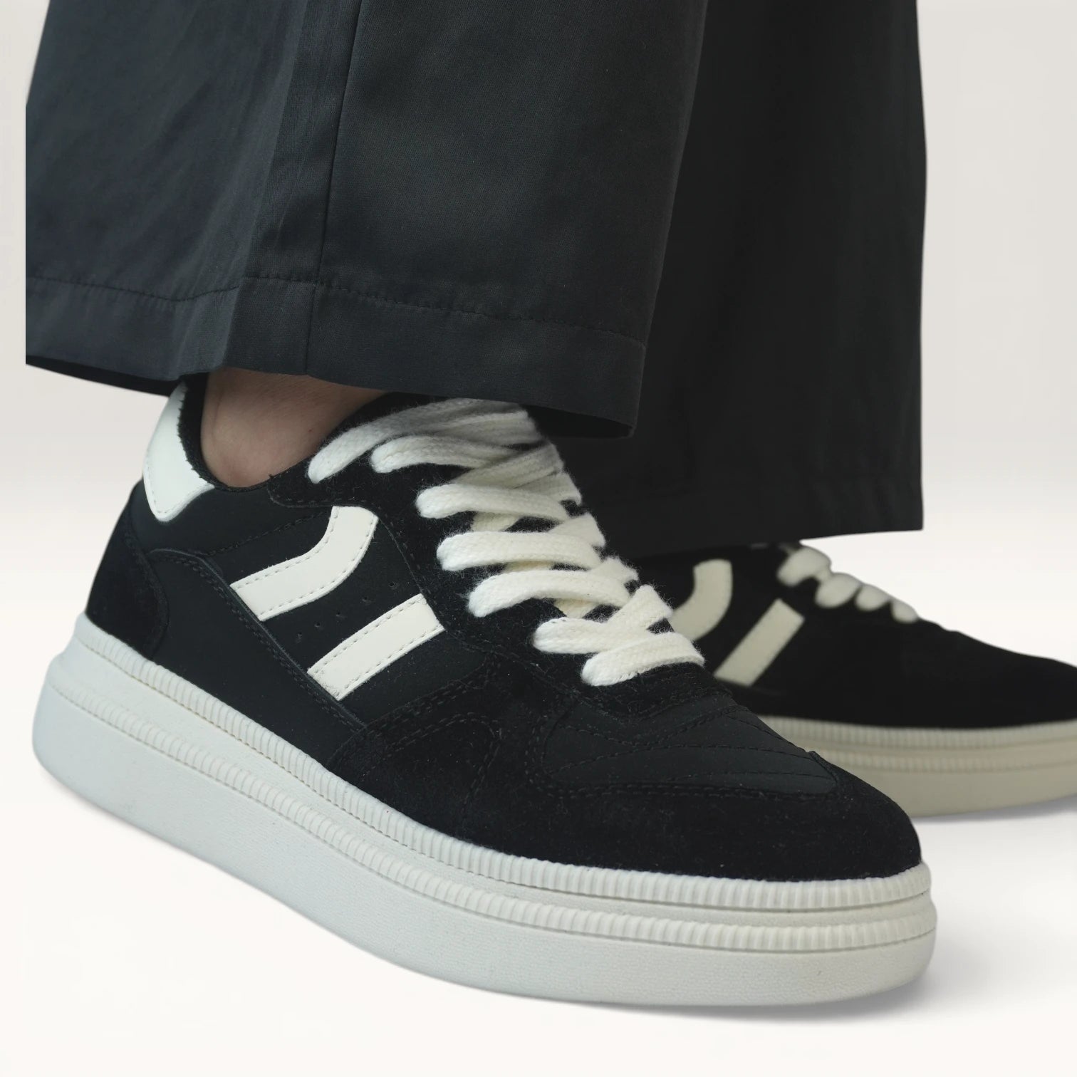 Tenis Urbanos Spimfer Negros con Plataforma para Mujer