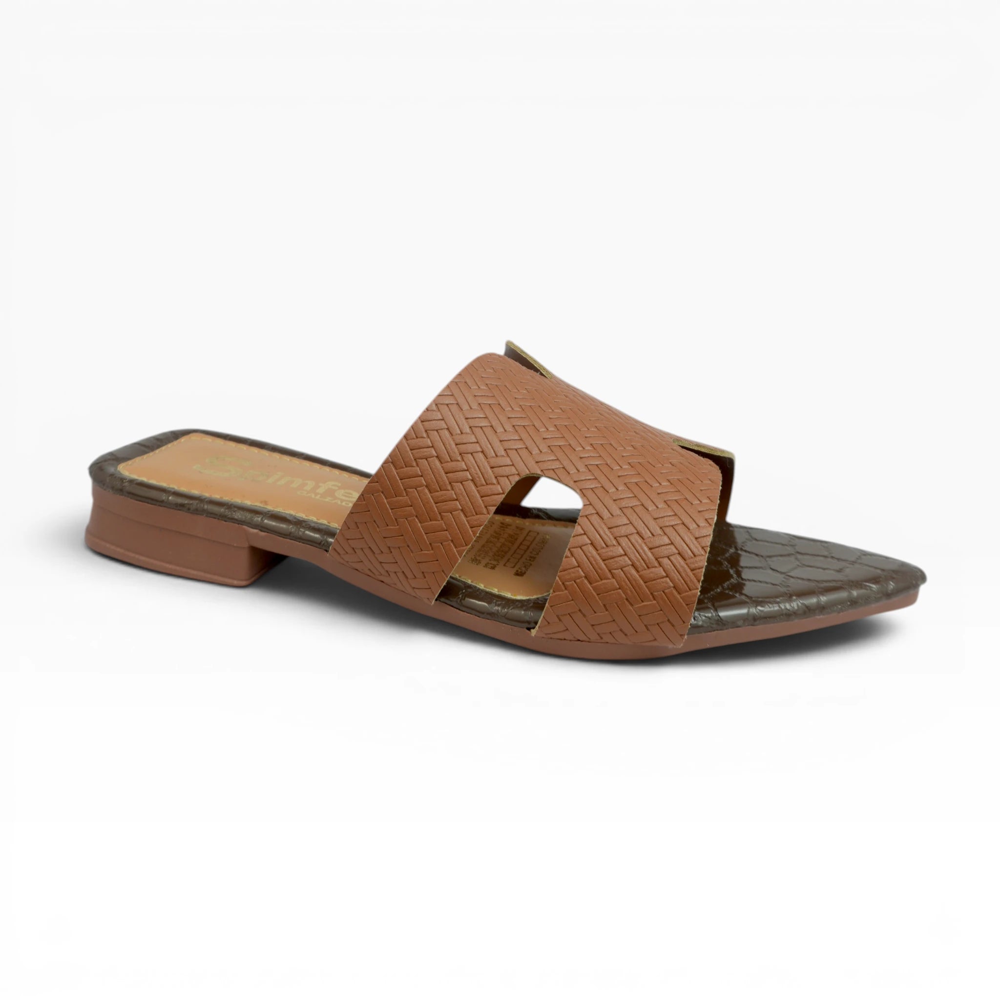 Sandalias Planas Color Café con Textura Tejida Spimfer