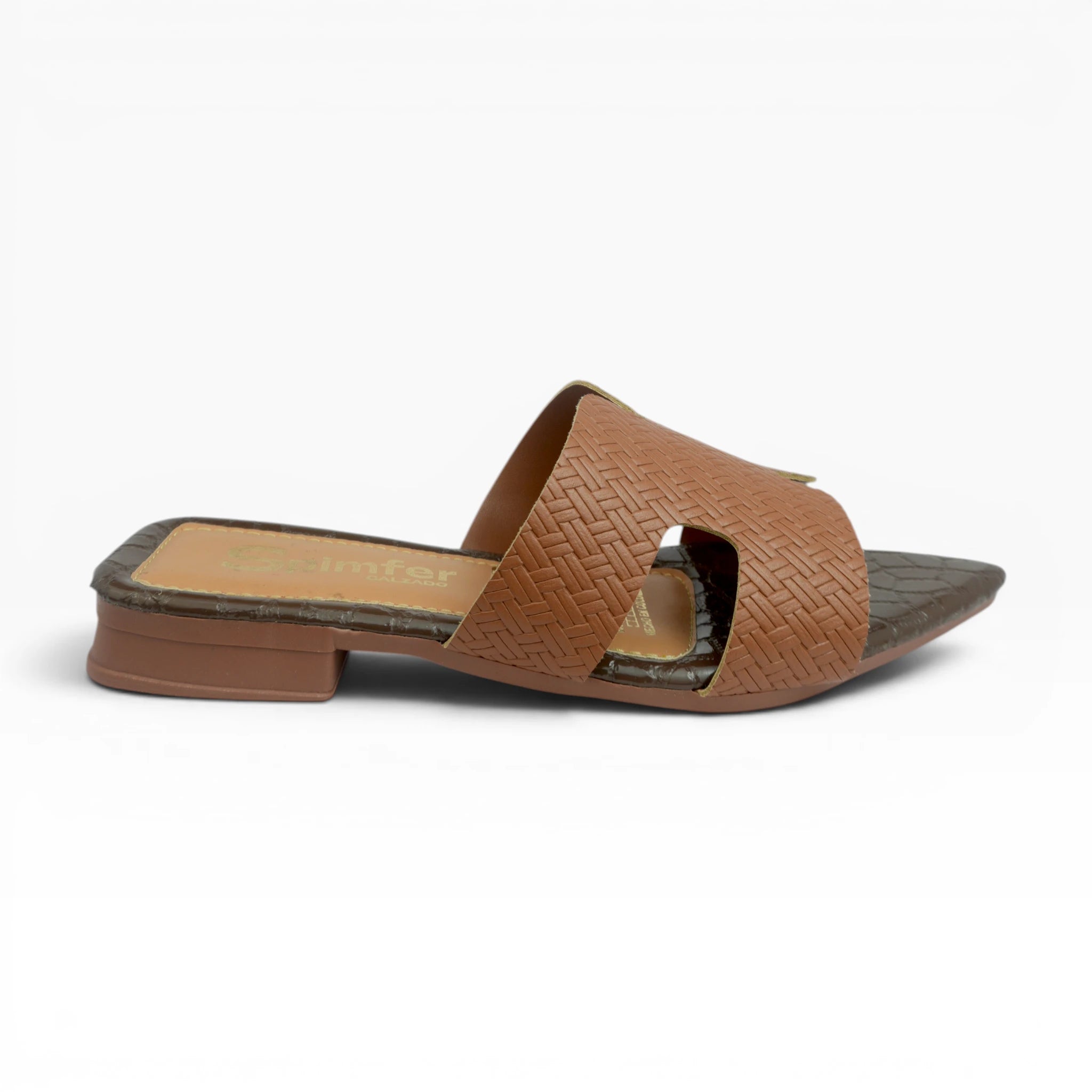 Sandalias Planas Color Café con Textura Tejida Spimfer