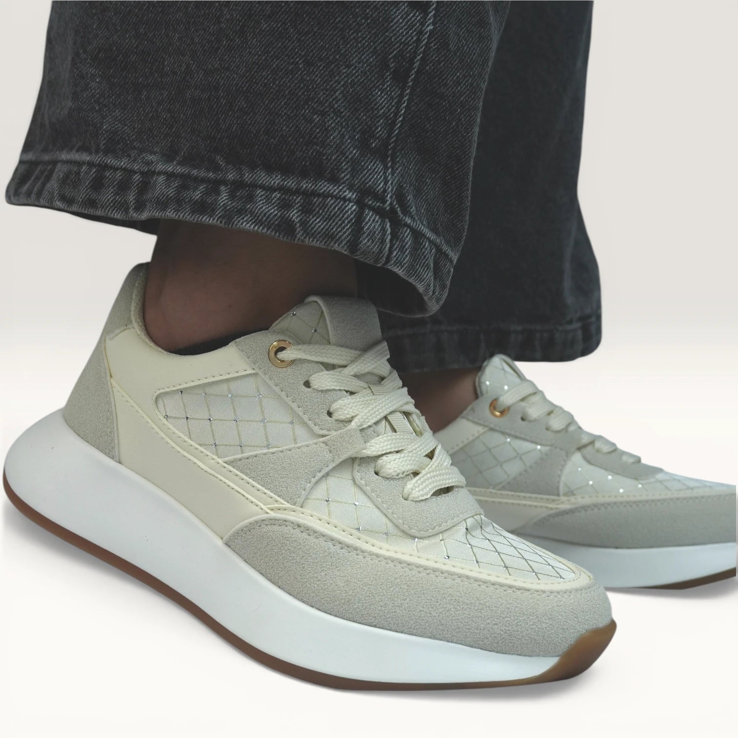 Tenis Spimfer Beige Texturizados para Mujer